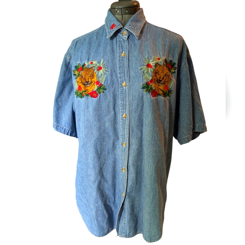 Vintage Denim Women's Short Sleeve Embroidered Tiger Cat Top Size Large - Picture 1 of 4